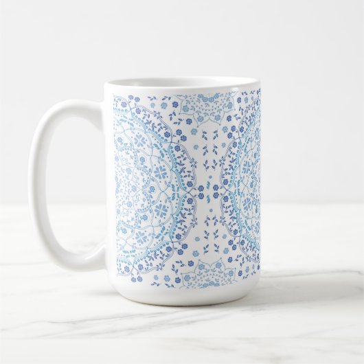 Einfach blau und weiß elegant, floral Mandala Kaffeetasse (Links)