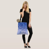 Einfach blaugegossenes Metall und Glitzer Monogram Tasche (Am Model)