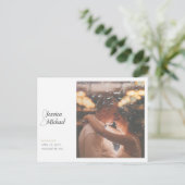 Einfach Chic Foto Custom Wedding Save the Date Ankündigungspostkarte (Stehend Vorderseite)