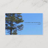 Einfach, cooler immergrüner Kiefernbaum am Himmel Visitenkarte (Rückseite)