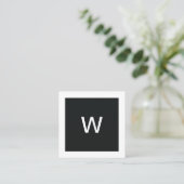 Einfach eleganter Schwarz-weißer Monogram-Berater Quadratische Visitenkarte (Stehend Vorderseite)