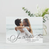Einfach elegantes Calligraphy Wedding Foto Save The Date (Stehend Vorderseite)