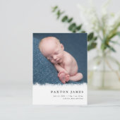 Einfach gebürstetes Frame Baby Foto Birth Ankündigungspostkarte (Stehend Vorderseite)