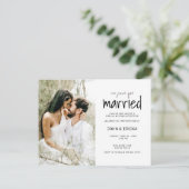 Einfach Lässig Got wir nur Verheiratet Hochzeit Ankündigungspostkarte (Stehend Vorderseite)