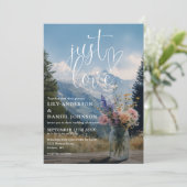 Einfach Liebe Berg Rustikale Florale QR-Code-Hochz Einladung (Stehend Vorderseite)