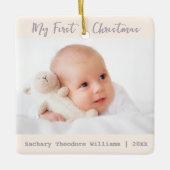 Einfach Minimalistisches Baby's First Christmas Keramikornament (Vorderseite)