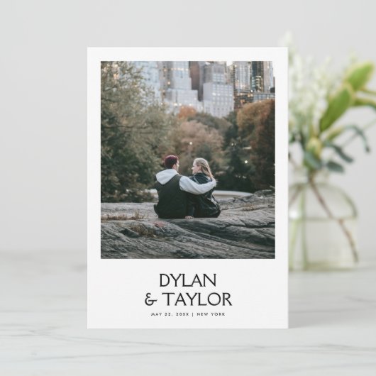 Einfach moderner Name Gerahmt 2-Foto Save The Date (Stehend Vorderseite)