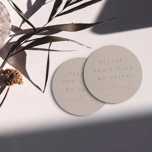 Einfach rot trinken Trinken Sie nicht, ich tanze Runder Pappuntersetzer