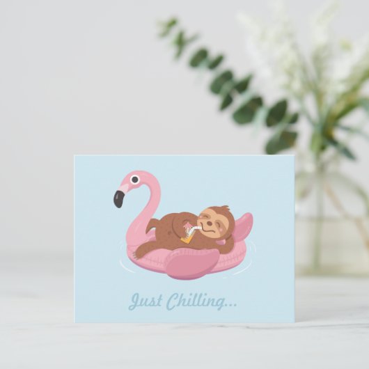 Einfach Sloth Pink Flamingo Float Postkarte abkühl (Stehend Vorderseite)