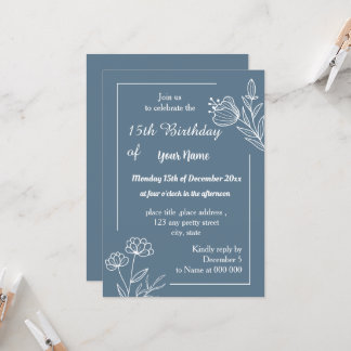 Einfach staubblauer Blumengeburt Einladung