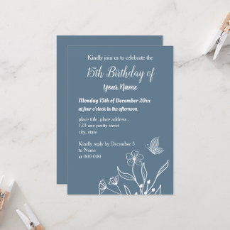 Einfach staubblauer Blumengeburt Einladung