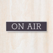 Einfach und modern auf dem Schild der Lufttür (Vorderseite )