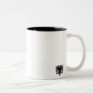 Einfache albanische Tasse