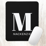 Einfache Anfangsbezeichnung für Monogramm Mousepad<br><div class="desc">Moderne Typografie minimalistisch monogramm Initialname Design in weiß auf schwarz,  die geändert werden kann,  um personalisieren.</div>