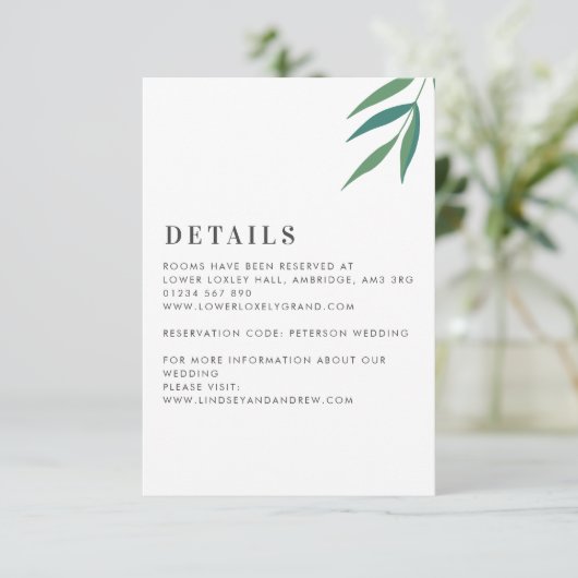 Einfache Art und Blätter Grün und Weiß Hochzeit Begleitkarte (Stehend Vorderseite)