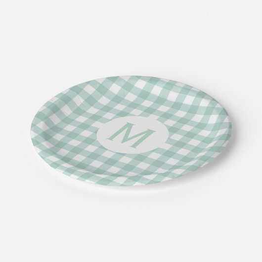 Einfache Basissage Green Gingham Monogram Pappteller (Schrägansicht)