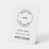 Einfache Begrüßung des Namens des Hotels in jeder Sockelschild (Vorderseite)