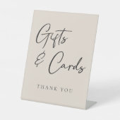 Einfache Beige Elegante Hochzeitsgeschenke und Kar Sockelschild (Vorderseite)