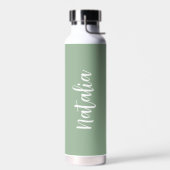 Einfache Bezeichnung Elegante Script Sage Green Mo Trinkflasche (Links)