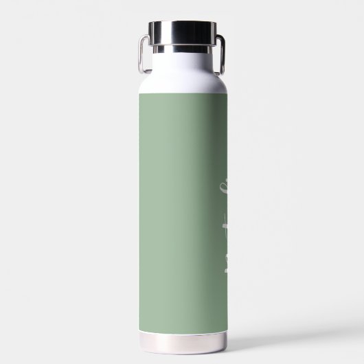 Einfache Bezeichnung Elegante Script Sage Green Mo Trinkflasche (Vorne)