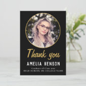 Einfache Black Graduate Foto Abschluss Dankeskarte (Stehend Vorderseite)