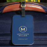 Einfache Blue Golden Monogram Gepäckanhänger<br><div class="desc">Einfache,  moderne,  anpassbare Gepäckmarke mit feinem goldfarbenem Monogramm-Emblem auf blauem Hintergrund.</div>