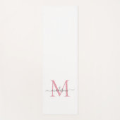 Einfache Blush Pink Monogram Moderne Girl Script Yogamatte (Vorderseite)