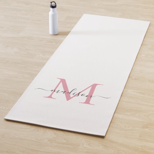 Einfache Blush Pink Monogram Moderne Girl Script Yogamatte (Beispiel)