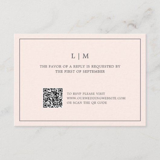 Einfache Blush Pink Monogram QR Code Elegante Hoch RSVP Karte (Vorderseite)