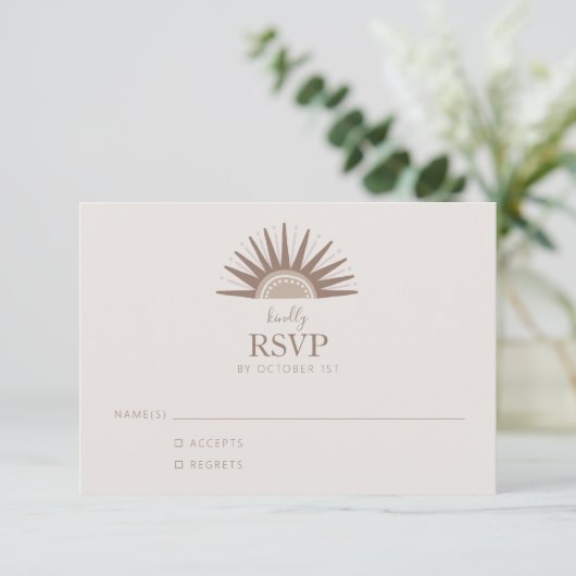 Einfache Boho Sun Brown und Taupe Wedding RSVP Karte (Stehend Vorderseite)