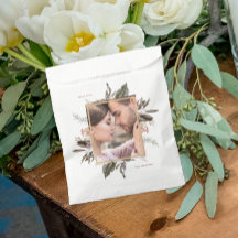 Einfache botanische Hochzeit