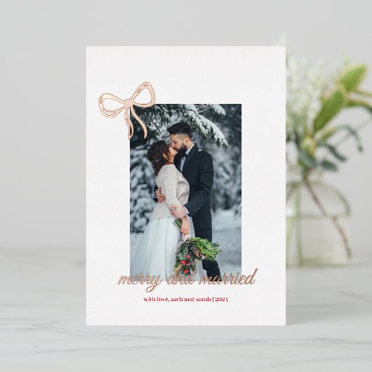 Einfache Bow Gold Foil Frohe & Verheiratete Weihna Folieneinladung (Stehend vorne)