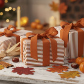 Einfache Burnt Orange Thin Striping Geschenkpapier
