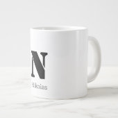 Einfache Chic Initial Letter Monogram Black & Whit Jumbo-Tasse (Vorderseite Rechts)
