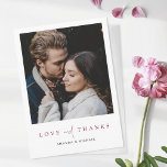 Einfache Chic Moderne Foto Liebe und Dank Hochzeit Dankeskarte<br><div class="desc">Dieses schlichte Foto-Hochzeitsgeschenk dank der Kartenvorlage zeichnet sich durch ein elegantes, minimalistisches, modernes Design aus. Die Vorderseite zeigt Ihre Vornamen unter Ihrem bevorzugten Foto und eine "LIEBE und DANKS"-Nachricht vermittelt mit einer auffallenden Mischung aus zwei verschiedenen Schriftart, mit "und" in einem leichten, fließenden Drehbuch zwischen der Erholung der anderen beiden...</div>
