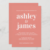 Einfache Chic Typografie Burnt Coral Wedding Einladung (Vorne/Hinten)