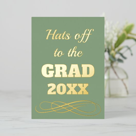 Einfache Classy Sage Green hasst zum Grad Folieneinladung (Stehend vorne)