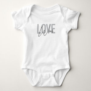 Einfache, coole, urbane, trendige, moderne Liebe g Baby Strampler
