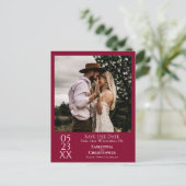 Einfache Cranberry Red Wedding Save the Date Foto Postkarte (Stehend Vorderseite)