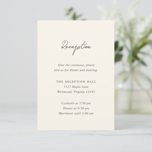 Einfache Creme Moderne Hochzeit Begleitkarte (Stehend Vorderseite)