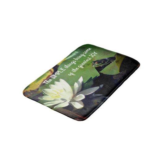 Einfache Dinge Frog inspirierendes Zitat Badematte (Schrägansicht)