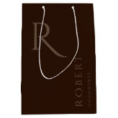 Einfache dunkelbraune Monogramm-Personalisierte Tr Mittlere Geschenktüte (Vorderseite)