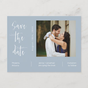Einfache Dusty Blue Foto QR-Code Save the Date Postkarte