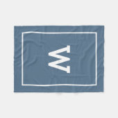 Einfache Dusty Blue Initial Monogram Fleecedecke (Vorderseite (Horizontal))
