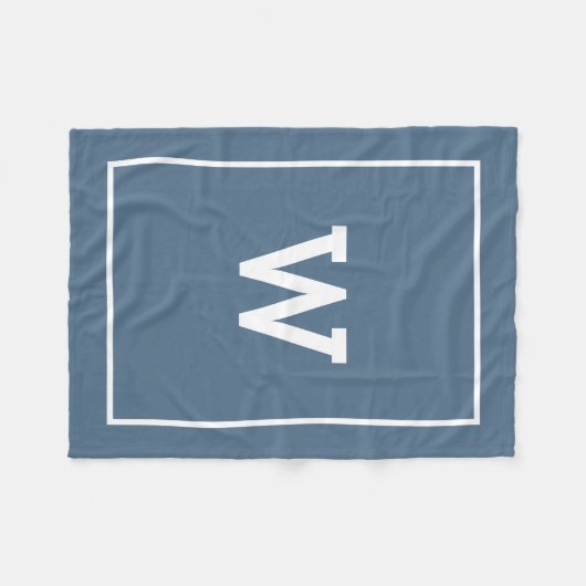 Einfache Dusty Blue Initial Monogram Fleecedecke (Vorderseite (Horizontal))