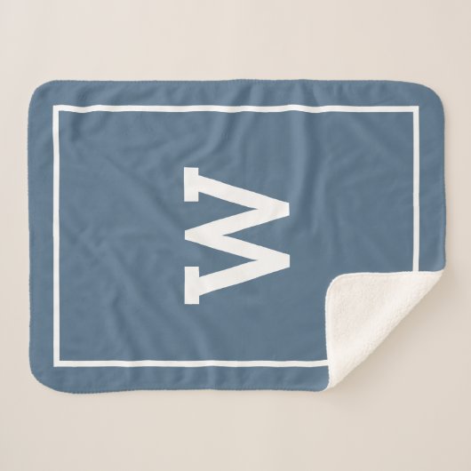 Einfache Dusty Blue Initial Monogram Sherpadecke (Vorderseite (Horizontal))