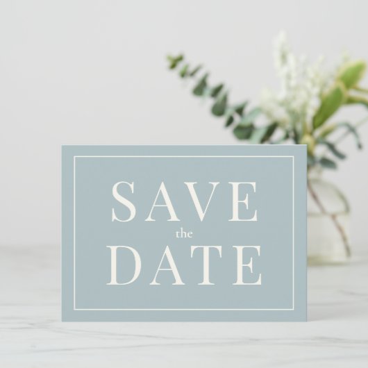 Einfache Dusty Blue Save the Date Card Einladung (Stehend Vorderseite)