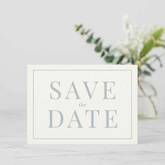 Einfache Dusty Blue Save the Date Card Einladung (Stehend Vorderseite)