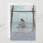 Einfache Dusty Blue Wedding Einladung mit Foto (Rückseite)