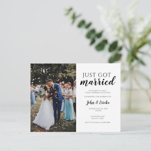 Einfache, einfach Got Verheiratete Hochzeitsfeier Ankündigungspostkarte (Stehend Vorderseite)